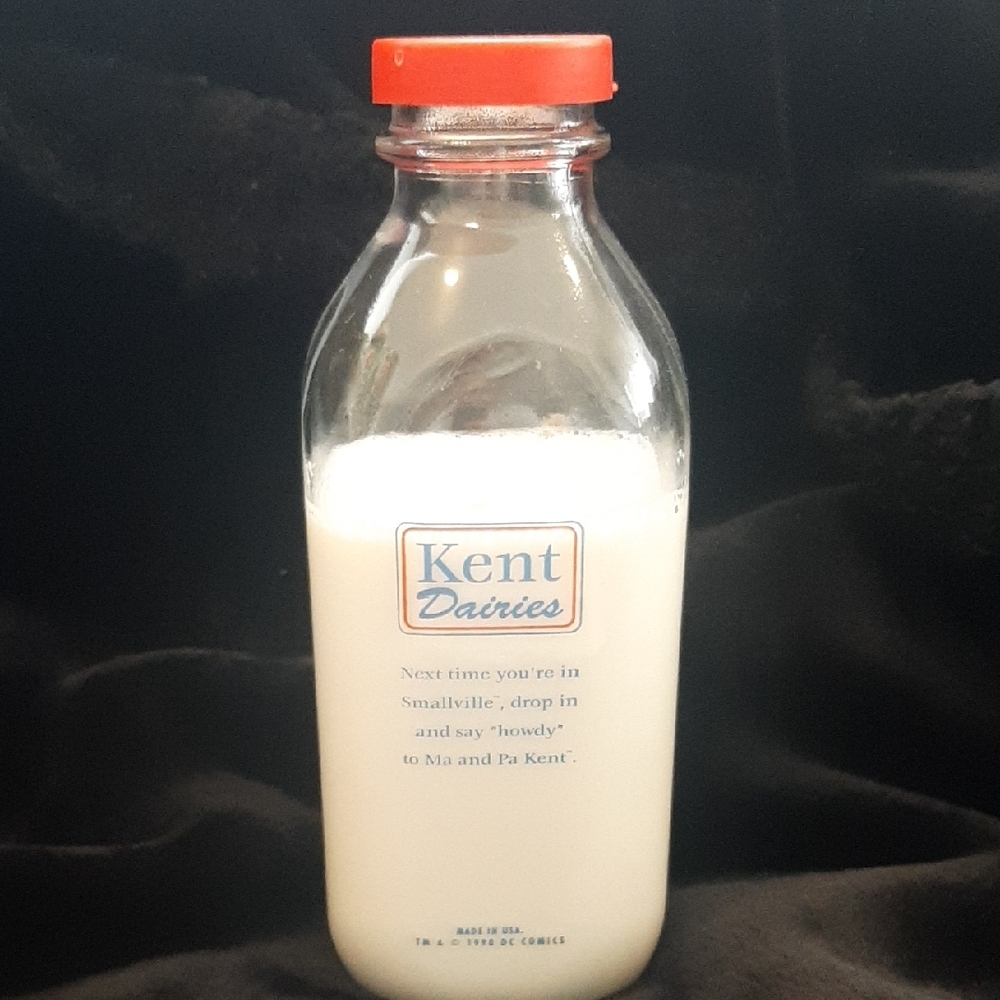 Superman🦸‍♂️VINTAGE 1998 Milk Glass Bottle "PREFERRED DRINK of SUPER HEROS" - Picture 3 of 8